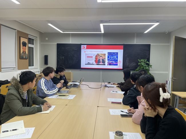 研究生部黨總支開展“學(xué)習(xí)冬奧精神，一起向未來”主題黨日活動