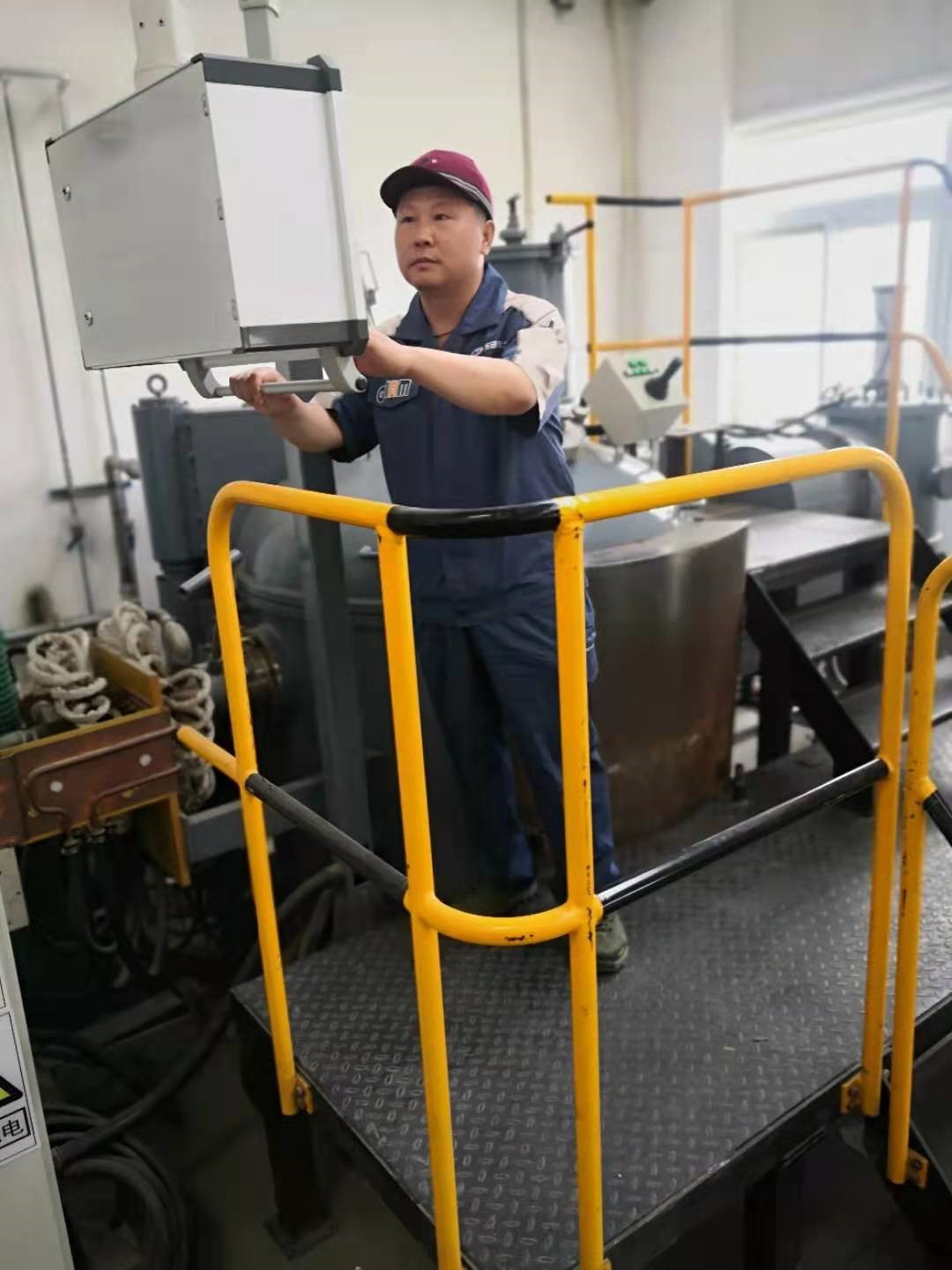 中國(guó)有研技能人才隊(duì)伍建設(shè)喜報(bào)頻傳！有研稀土張艷嶺入選第二批中央企業(yè)“大國(guó)工匠”培養(yǎng)支持計(jì)劃 有研硅魯強(qiáng)獲“全國(guó)技術(shù)能手”稱(chēng)號(hào)