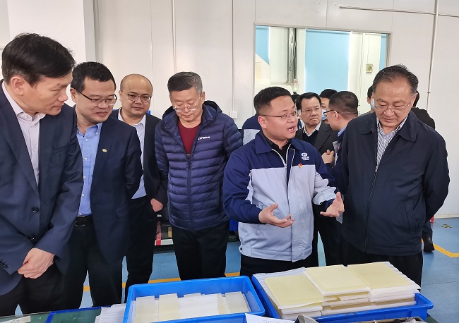 集團(tuán)外部董事到有研國晶輝調(diào)研
