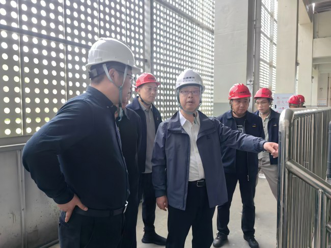 中國有研副總經(jīng)理毛昌輝帶隊赴樂山有研、有研重冶和國合重慶進行安全檢查
